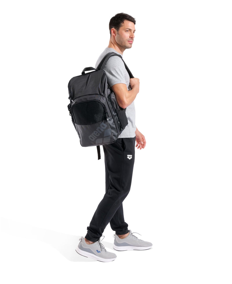 ARENA One Go Backpack Swimming Athlete Sports Gym Rucksack Multisport Daypack Medium Size Training Gear Equipment Swim Bag for Men and Women, 35 Liters, Black