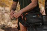 Bolsa de paseo Eddie Bauer de 7L con correa de hombro extraíble y cinturón ajustable, negro carbón