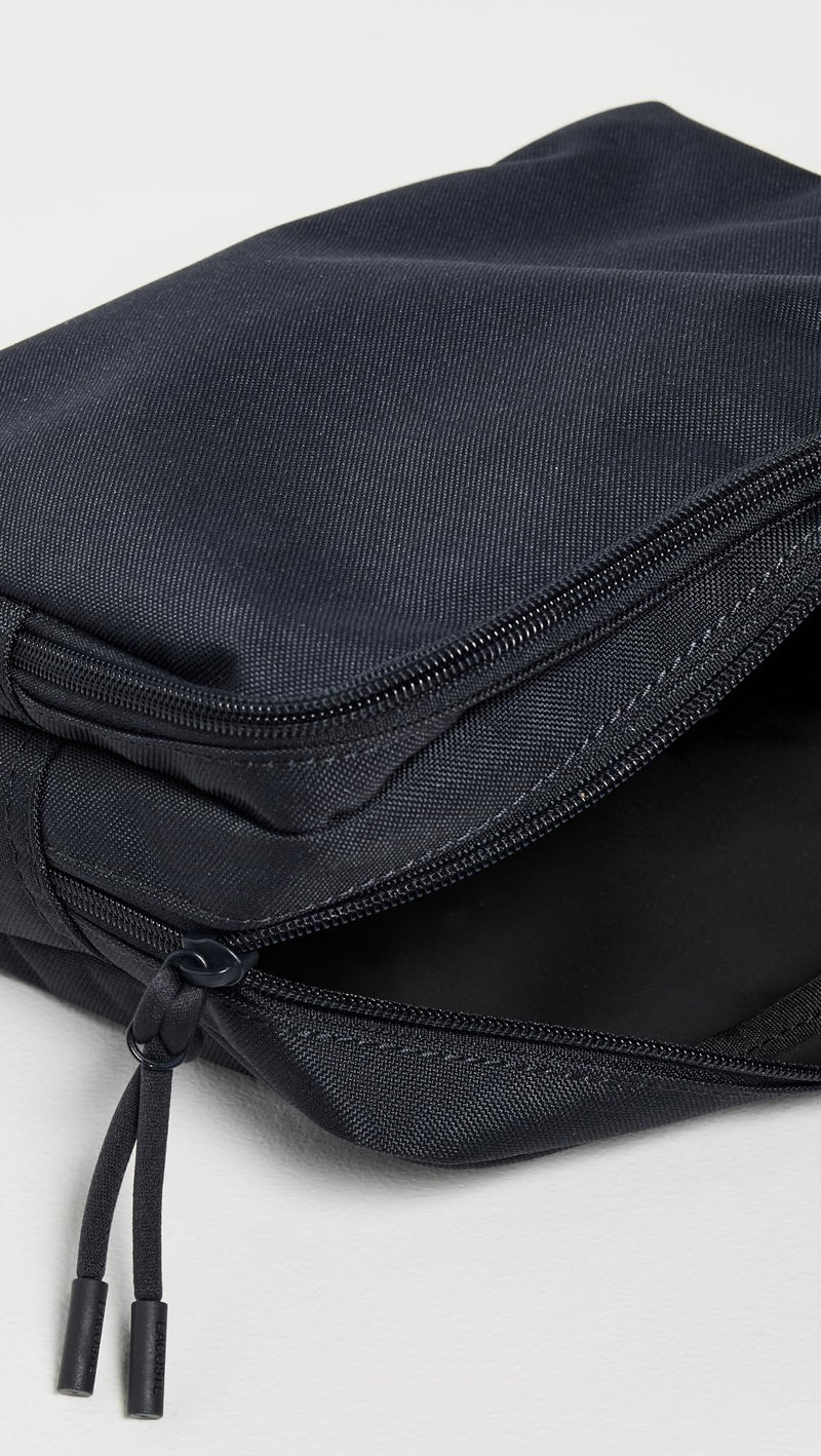 Lacoste Men's Neocroc Toilet Kit, Abimes Black, One Size