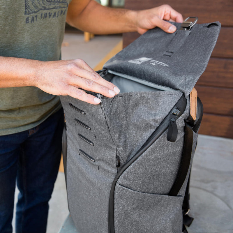 Peak Design Everyday Backpack 30L, Charcoal, MagLatch Top, Dual Side Access, FlexFold Dividers, Fits 15" / 16" Laptop, For Camera Carry, Daily Commutes or Travel, Versatile Backpack for Men & Women