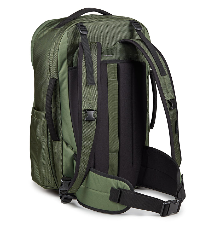 JanSport Venture Pack – Travel Pack With Large Main Compartment with Compression Straps, Dual Water Bottle Pockets, Padded Hip Belt & Luggage Trolley Pass-Through, Cargo Green
