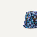 Amazon Essentials Women's Quilted Travel Makeup Bag, Blue Floral, One Size