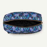 Amazon Essentials Women's Quilted Travel Makeup Bag, Blue Floral, One Size