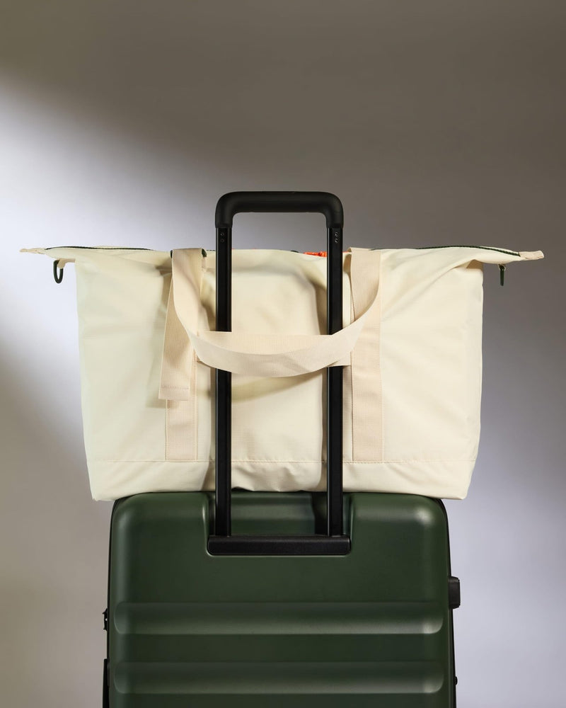 ANTLER - Essential Weekender Bag, Lightweight Holdall with Laptop Sleeve, Adjustable Straps, for Travel, Work, Gym, Beach - Cream Stone