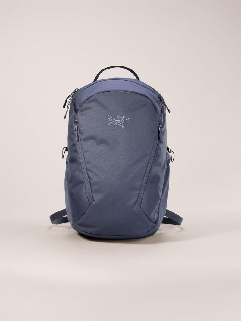 Arc'teryx Mantis 26 Backpack Unisex | Highly Versatile 26L Daypack | Dark Stratus, One Size