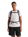 Arc'teryx Mantis 26 Backpack Unisex | Highly Versatile 26L Daypack | Dark Stratus, One Size
