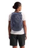 Arc'teryx Mantis 26 Backpack Unisex | Highly Versatile 26L Daypack | Dark Stratus, One Size