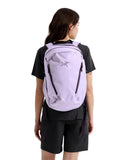 Arc'teryx Mantis 26 Backpack Unisex | Highly Versatile 26L Daypack | Mallow/Moondrop, One Size