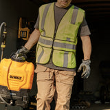 Dewalt 190681 20V MAX 4 gal. Lithium - ion Cordless Backpack Sprayer Kit (2 Ah)
