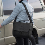 Peak Design Everyday Messenger V3 13L, Black, Weatherproof Camera and Work Bag with Laptop Sleeve, Expandable, MagLatch Closure, FlexFold Dividers, Fits 13" Laptop, Messenger Bag for Men and Women