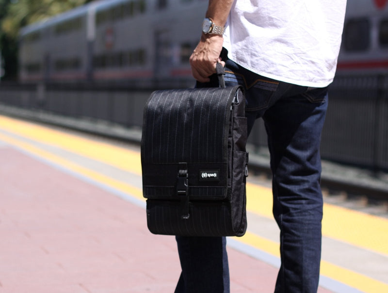 Speck PortPack Notebook Shoulder Bag for Laptops up to 15 Inches - Speakeasy Gray Pinstripe (NBAG - PORT15 - PINGRY)