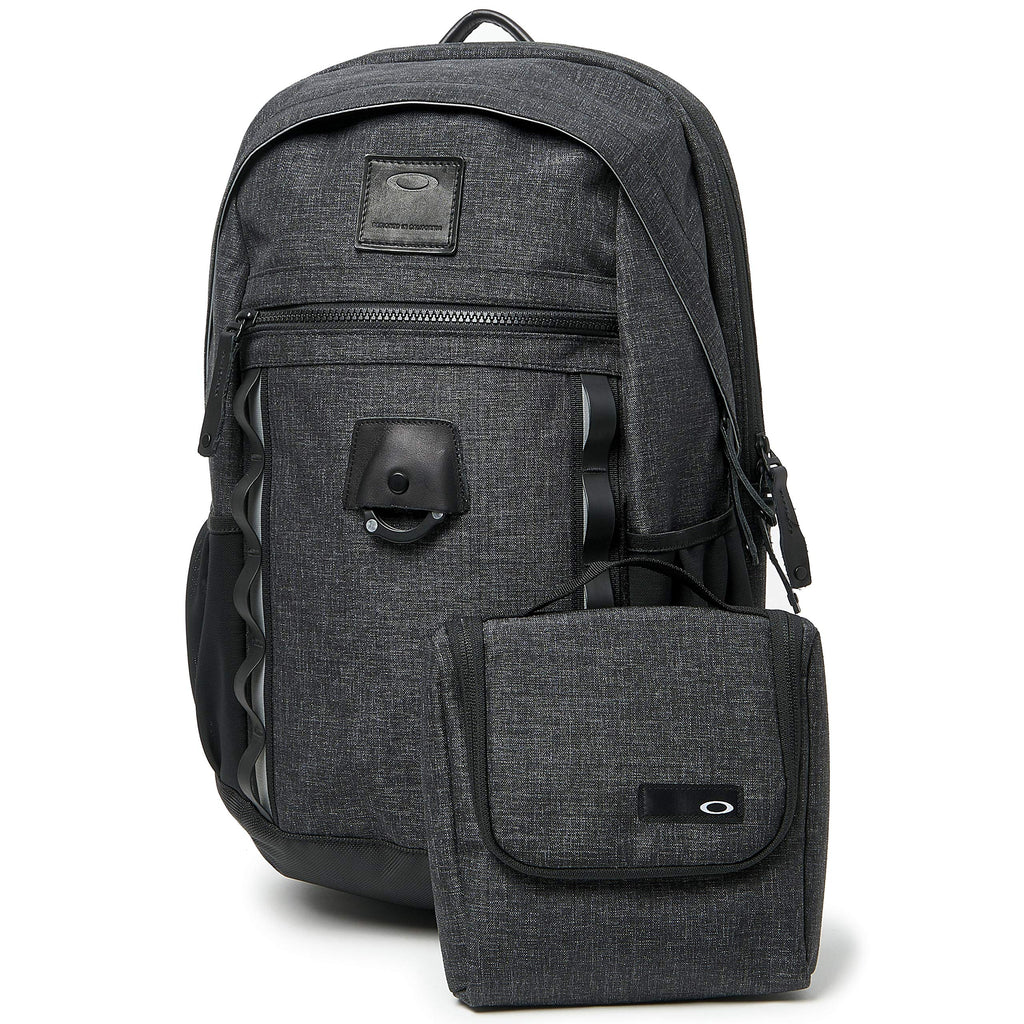 Oakley Mens Voyage 22L Backpack One Size Blackout - backpacks4less.com